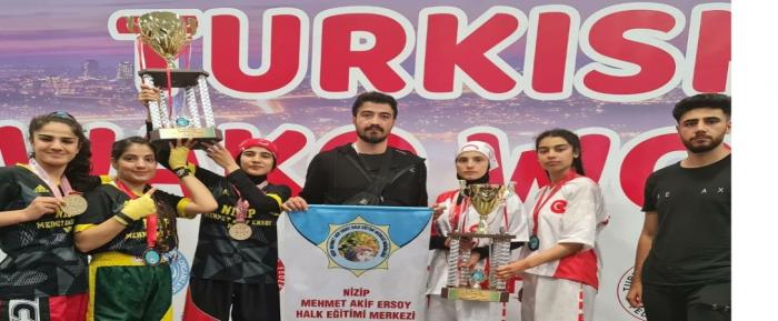 Uluslararas Kick Boks ampiyonas'nda Dnya ampiyonuyuz